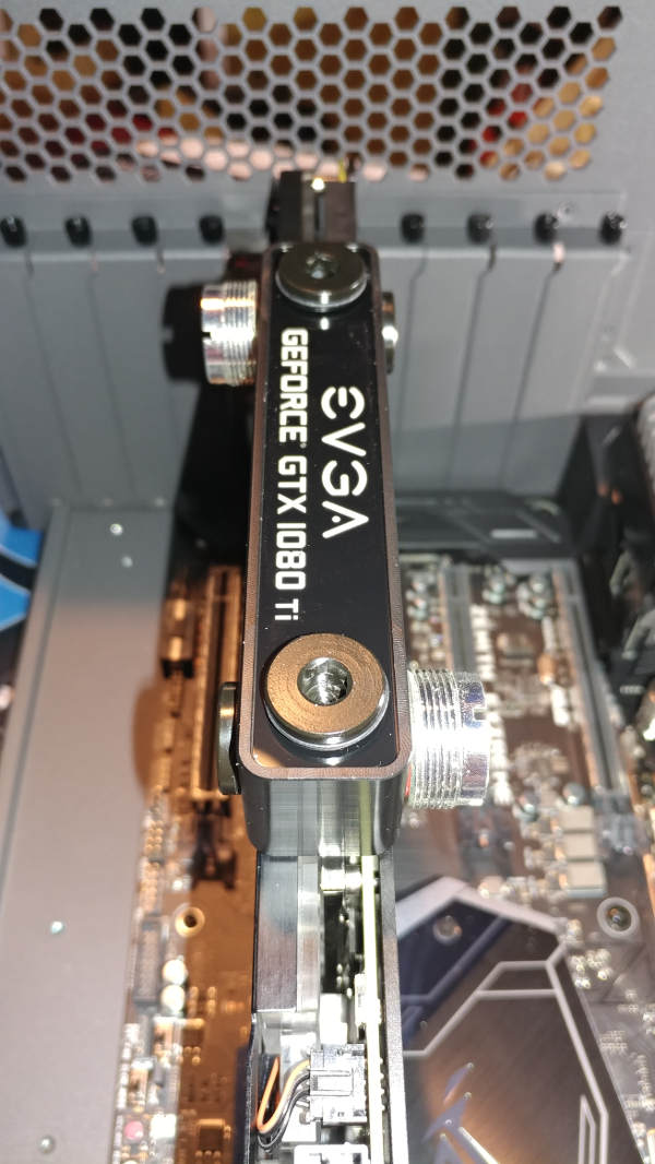 EVGA GeForce GTX 1080 TI FTW3 iCX Hydro Copper GAMING malachid